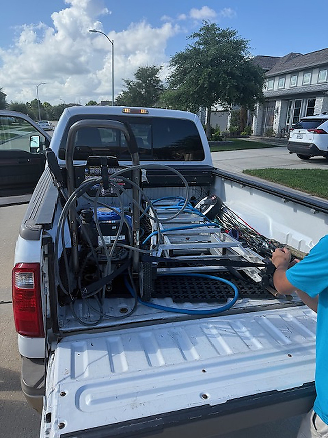 Pressure washing equipment for exterior cleaning
